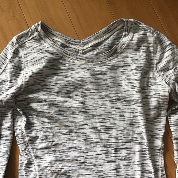 Lululemon 5 Mile Long Sleeve
Tiger Space Dye Black White EUC - Picture 10 of 16